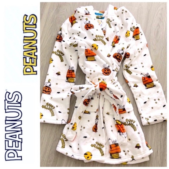 Berkshire Other - 🆕🎃PEANUTS HAPPY HALLOWEEN PLUSH HOODED ROBE